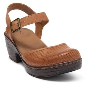 B.O.C. Stone Perforated Ankle Strap Clog. Size 7, Tan/Caramel. NWT.